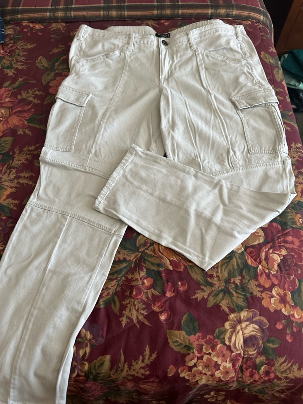 a.n.a Women's Straight Leg Jeans in lite kakhi